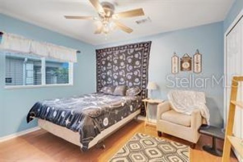 House in Clermont, Florida 4 bedrooms, 221.76 sq.m. № 1626667 - photo 3