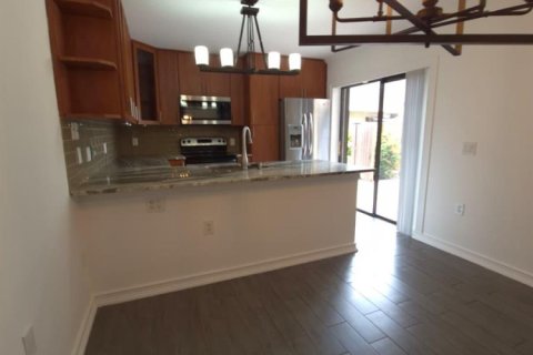 Adosado en alquiler en West Palm Beach, Florida, 2 dormitorios, 114.83 m2 № 2085027 - foto 6