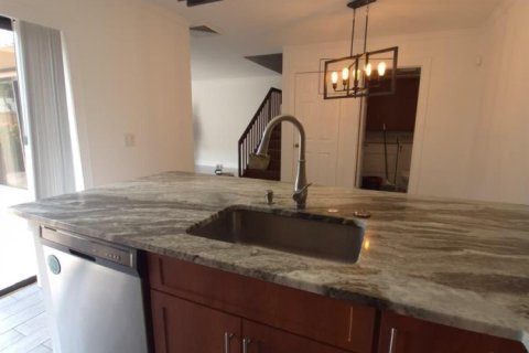 Adosado en alquiler en West Palm Beach, Florida, 2 dormitorios, 114.83 m2 № 2085027 - foto 9