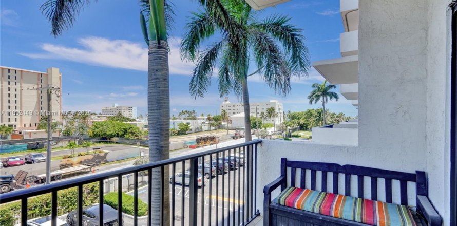 Condo à Hollywood, Floride, 1 chambre № 1875606