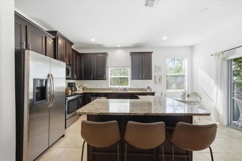 House in Tampa, Florida 4 bedrooms, 160.72 sq.m. № 2199174 - photo 13