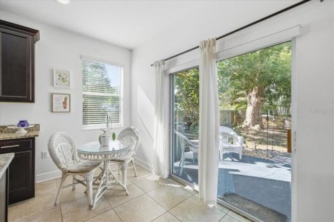 House in Tampa, Florida 4 bedrooms, 160.72 sq.m. № 2199174 - photo 16
