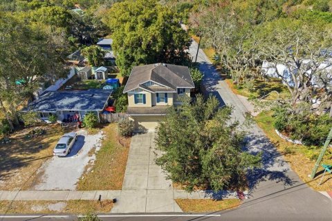 House in Tampa, Florida 4 bedrooms, 160.72 sq.m. № 2199174 - photo 3