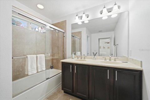 House in Tampa, Florida 4 bedrooms, 160.72 sq.m. № 2199174 - photo 22