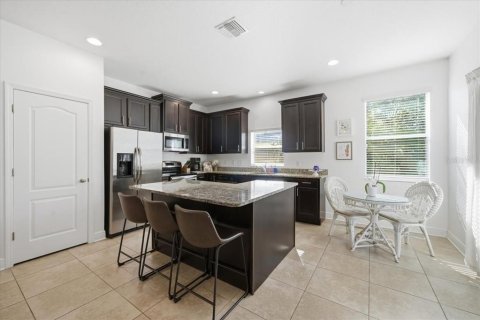 House in Tampa, Florida 4 bedrooms, 160.72 sq.m. № 2199174 - photo 10