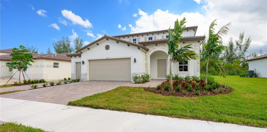 House in Homestead, Florida 3 bedrooms № 1943298
