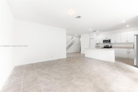 House in Homestead, Florida 3 bedrooms № 1943298 - photo 2