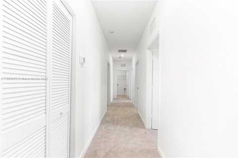 House in Homestead, Florida 3 bedrooms № 1943298 - photo 8