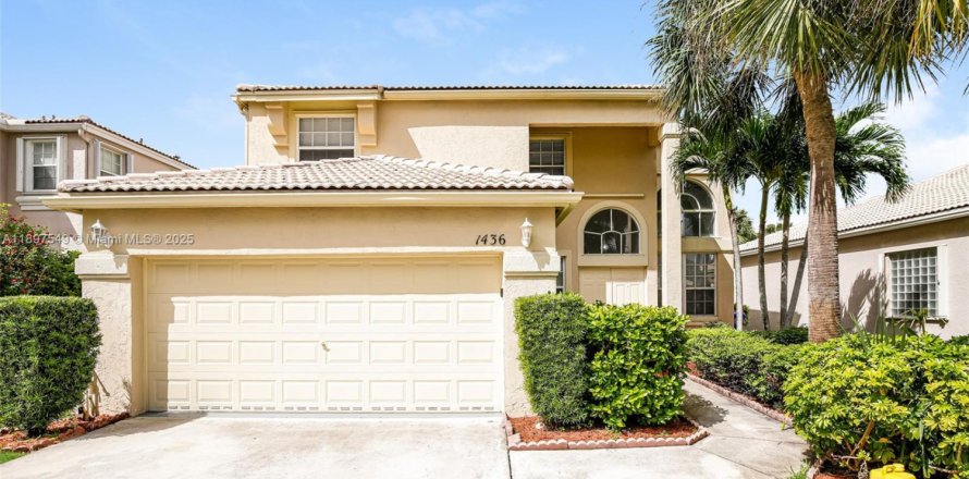 Дом в Холливуд, Флорида 5 спален, 278.52м2 № 1949111