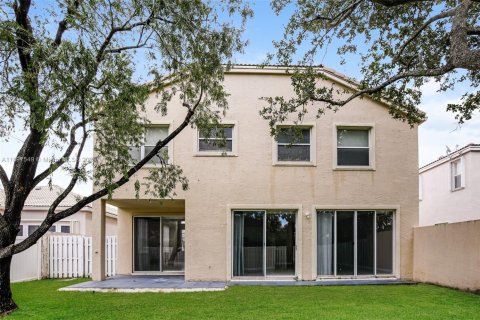 Снять в аренду виллу или дом в Холливуд, Флорида 5 спален, 278.52м2, № 1949111 - фото 15