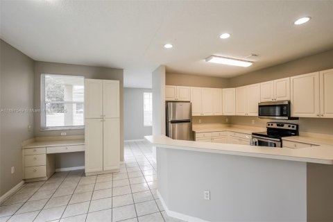 Снять в аренду виллу или дом в Холливуд, Флорида 5 спален, 278.52м2, № 1949111 - фото 8