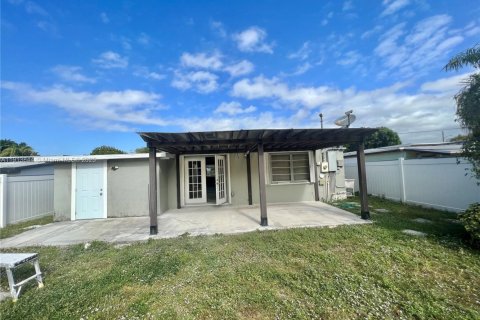 Villa ou maison à louer à Hollywood, Floride: 3 chambres, 123.19 m2 № 1968510 - photo 19