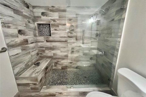 Villa ou maison à louer à Hollywood, Floride: 3 chambres, 123.19 m2 № 1968510 - photo 11