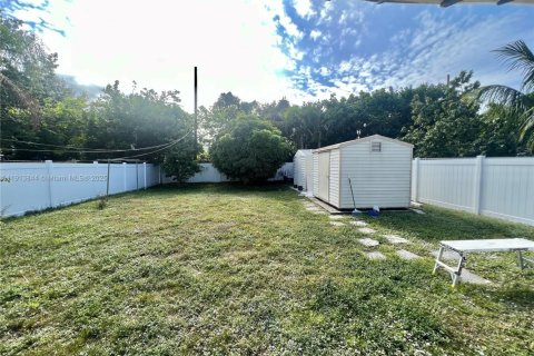 Villa ou maison à louer à Hollywood, Floride: 3 chambres, 123.19 m2 № 1968510 - photo 17