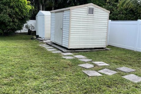 Villa ou maison à louer à Hollywood, Floride: 3 chambres, 123.19 m2 № 1968510 - photo 18