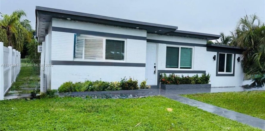 Villa ou maison à Hollywood, Floride 3 chambres, 123.19 m2 № 1968510