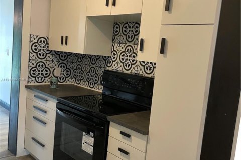 Villa ou maison à louer à Hollywood, Floride: 3 chambres, 123.19 m2 № 1968510 - photo 8