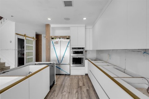 Touwnhouse à vendre à Miramar, Floride: 5 chambres, 184.88 m2 № 1862821 - photo 9