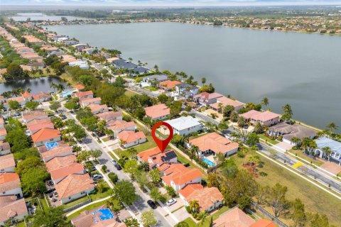 Touwnhouse à vendre à Miramar, Floride: 5 chambres, 184.88 m2 № 1862821 - photo 27
