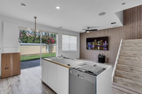 Touwnhouse à vendre à Miramar, Floride: 5 chambres, 184.88 m2 № 1862821 - photo 10