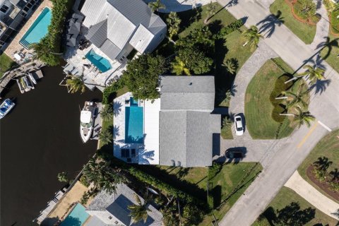 House in Delray Beach, Florida 4 bedrooms, 218.32 sq.m. № 2083176 - photo 16