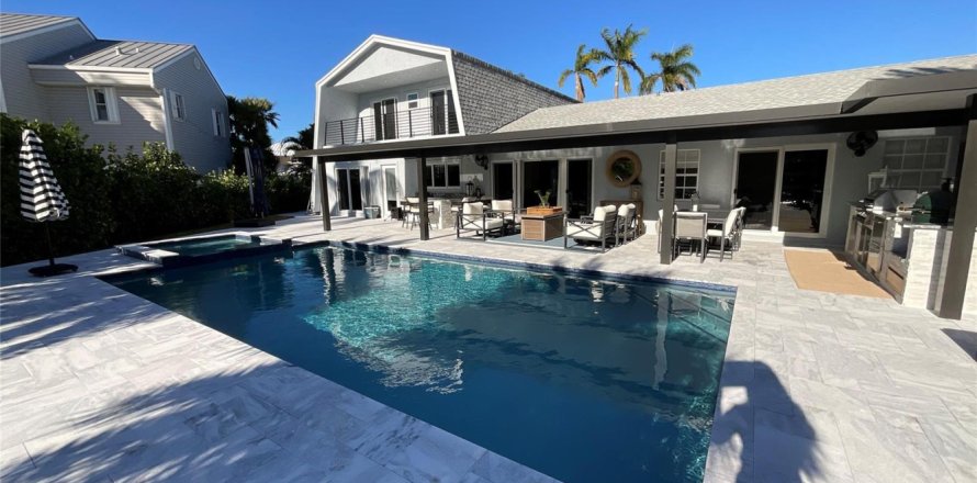 House in Delray Beach, Florida 4 bedrooms, 218.32 sq.m. № 2083176