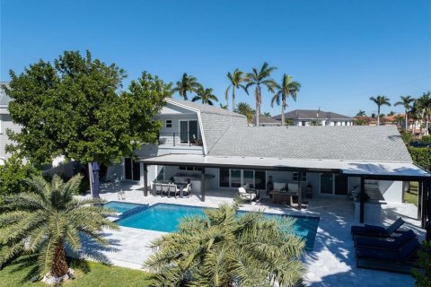 House in Delray Beach, Florida 4 bedrooms, 218.32 sq.m. № 2083176 - photo 15