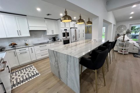House in Delray Beach, Florida 4 bedrooms, 218.32 sq.m. № 2083176 - photo 10