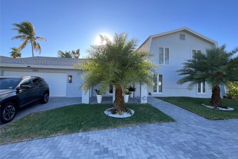 House in Delray Beach, Florida 4 bedrooms, 218.32 sq.m. № 2083176 - photo 19
