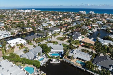 House in Delray Beach, Florida 4 bedrooms, 218.32 sq.m. № 2083176 - photo 17