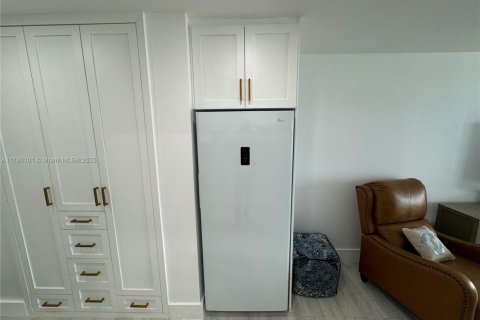 Condominio en venta en North Bay Village, Florida, 1 dormitorio, 40.51 m2 № 1706148 - foto 7
