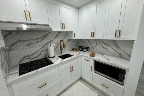 Condominio en venta en North Bay Village, Florida, 1 dormitorio, 40.51 m2 № 1706148 - foto 3