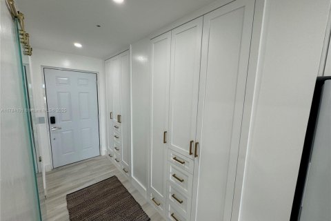 Condominio en venta en North Bay Village, Florida, 1 dormitorio, 40.51 m2 № 1706148 - foto 6