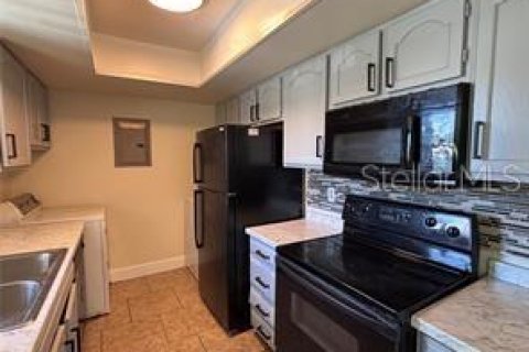Condominio en alquiler en Orlando, Florida, 2 dormitorios, 90.67 m2 № 1866873 - foto 5
