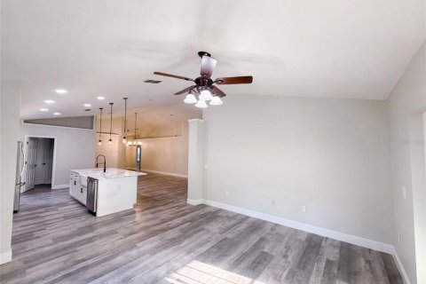 Villa ou maison à vendre à Groveland, Floride: 4 chambres, 183.02 m2 № 2219987 - photo 10