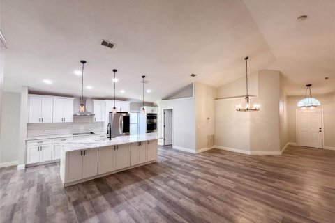 Villa ou maison à vendre à Groveland, Floride: 4 chambres, 183.02 m2 № 2219987 - photo 9