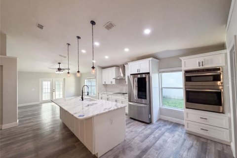 Villa ou maison à vendre à Groveland, Floride: 4 chambres, 183.02 m2 № 2219987 - photo 2