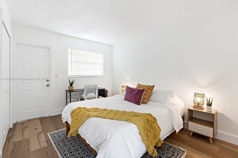 House in Fort Lauderdale, Florida 2 bedrooms, 55.74 sq.m. № 1937505 - photo 17