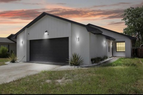 Casa en venta en Orlando, Florida, 3 dormitorios, 118.54 m2 № 1911876 - foto 1