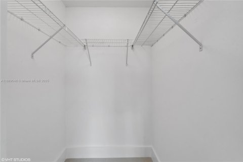 Купить кондоминиум в Майами, Флорида 2 спальни, 126.63м2, № 2018472 - фото 15