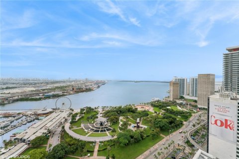 Купить кондоминиум в Майами, Флорида 2 спальни, 126.63м2, № 2018472 - фото 3