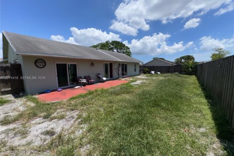 Casa en venta en Lauderhill, Florida, 3 dormitorios, 147.71 m2 № 2077896 - foto 8