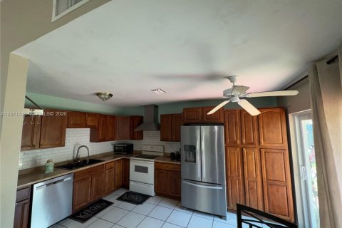 Casa en venta en Lauderhill, Florida, 3 dormitorios, 147.71 m2 № 2077896 - foto 6