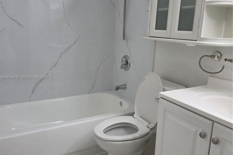 Снять в аренду кондоминиум в Майами, Флорида 3 спальни, 100.71м2, № 2077574 - фото 15