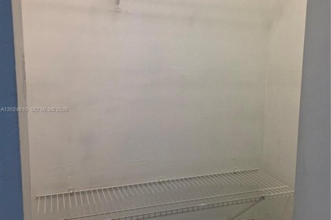 Снять в аренду кондоминиум в Майами, Флорида 3 спальни, 100.71м2, № 2077574 - фото 17