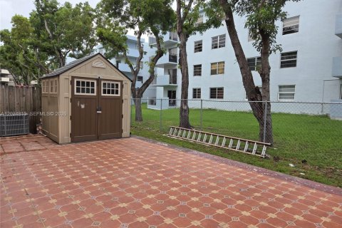 Снять в аренду кондоминиум в Майами, Флорида 3 спальни, 100.71м2, № 2077574 - фото 8