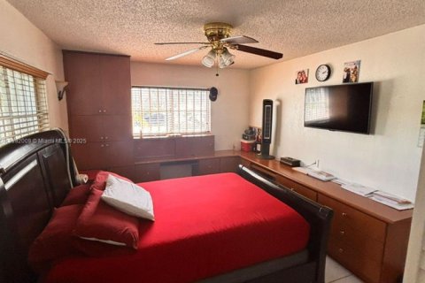 Condo in Hialeah, Florida, 2 bedrooms № 1943964 - photo 7