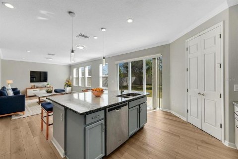 House in Lutz, Florida 4 bedrooms, 240.8 sq.m. № 1826487 - photo 5