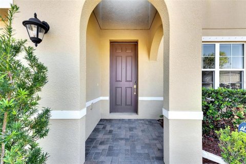 House in Lutz, Florida 4 bedrooms, 240.8 sq.m. № 1826487 - photo 3