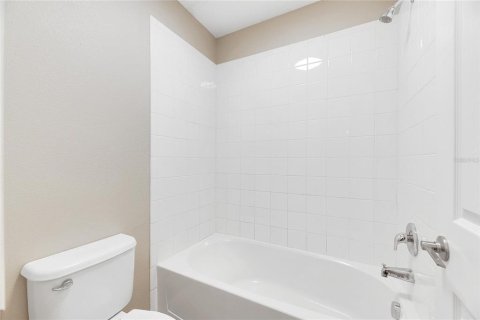 House in Lutz, Florida 4 bedrooms, 240.8 sq.m. № 1826487 - photo 22